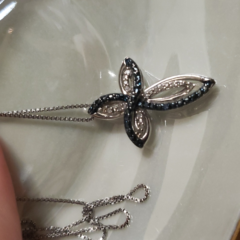 925 CROSS CRYSTAL NECKLACE